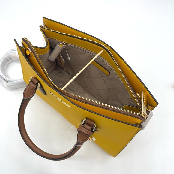 Michael Kors Sheila Medium Satchel Crossbody Bag & Double Zip Wallet Wristlet - Picture 6 of 12